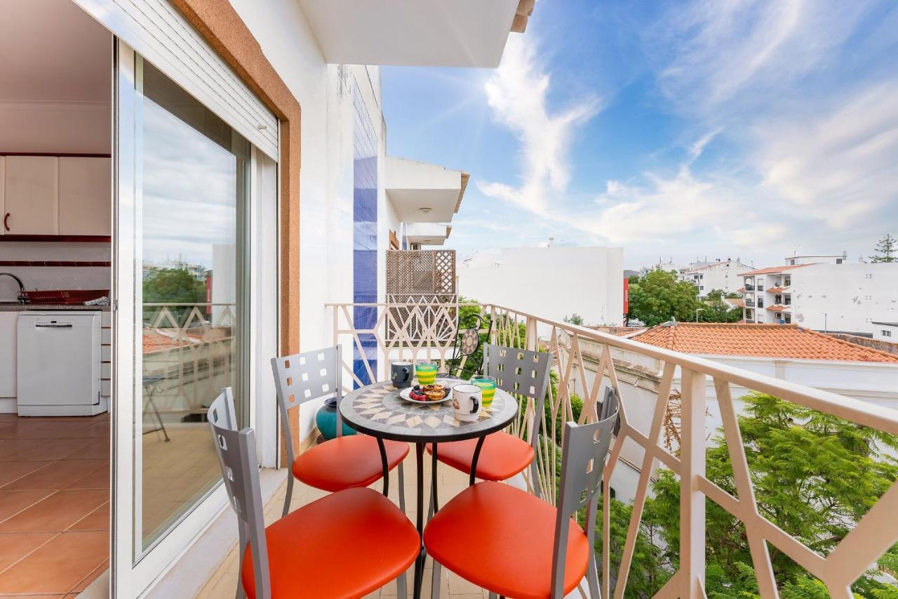 Peaceful 1 Bdr Apartment W/ Balcony By Lovelystay 알만실 외부 사진