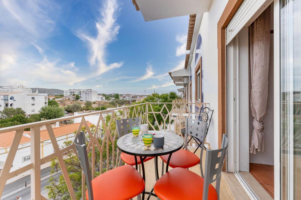 Peaceful 1 Bdr Apartment W/ Balcony By Lovelystay 알만실 외부 사진